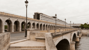 Conseil en fiscalité internationale pour l'optimisation de la taxe d'aménagement sur un projet de construction durable.