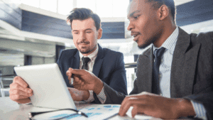 Expert analysant le formulaire CERFA 2069-A-SD 2026 pour la sécurisation fiscale des dépenses de recherche CIR.