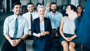 Équipe R&D collaborant sur une formation IA générative innovation pour optimiser la performance des projets techniques.