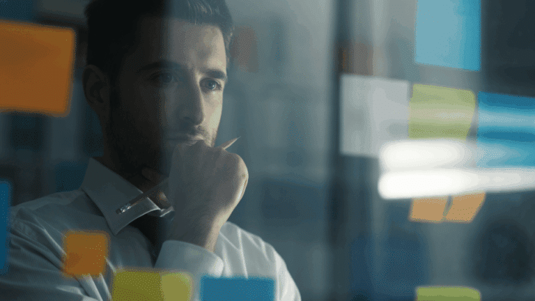 Stratégie fiscale de l’innovation articulant les leviers CIR, CII et IP Box pour optimiser la performance financière.