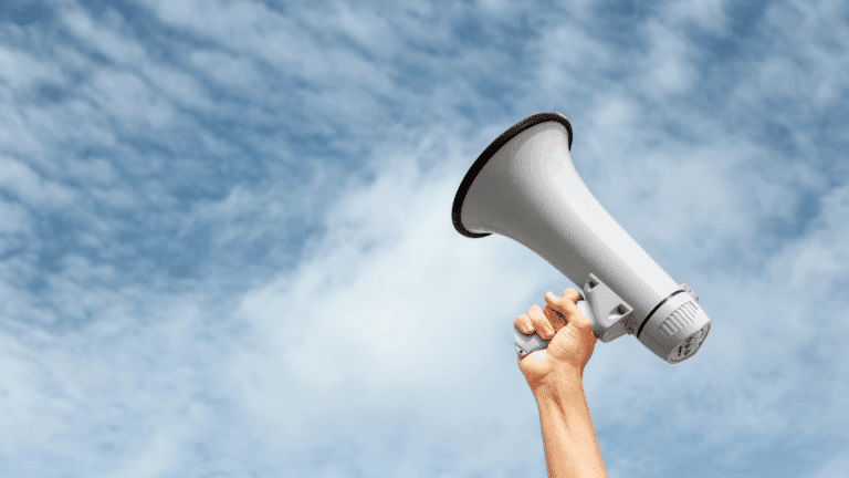 Risques professionnels sur interface numérique net-entreprises pour la gestion AT/MP et performance RH des employeurs.